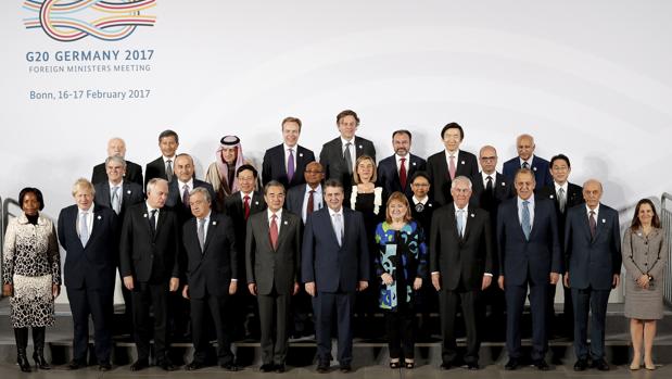 “Todo lo que pase en México nos importa en España”: ministro - efe-dastis-cumbre-keKB-620x349@abc