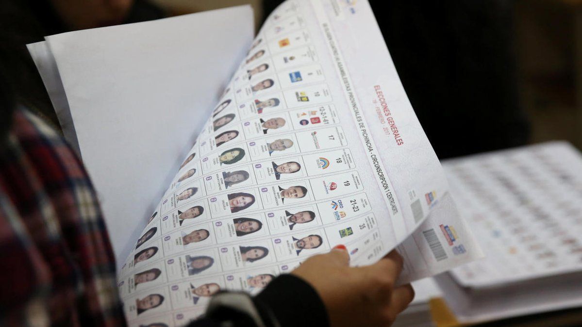 PGR detiene a ex consejera electoral por fraude en Chiapas