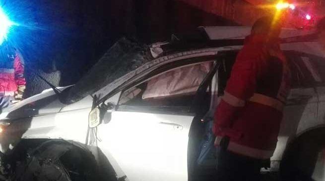 Cae camioneta desde puente de Reforma a Periférico