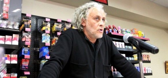 Gabriel Orozco recrea un Oxxo en galería