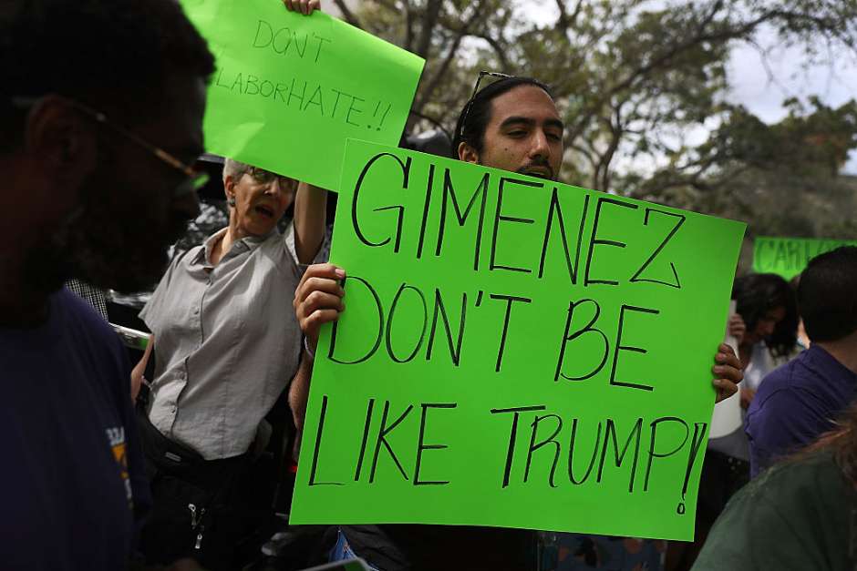 Niños piden al alcalde de Miami que evite deportaciones - gettyimages-632854724