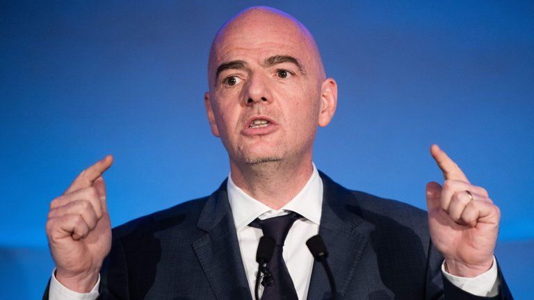 Copa del Mundo podría organizarse entre cuatro países: Infantino Copa del Mundo podría organizarse entre cuatro países: Infantino