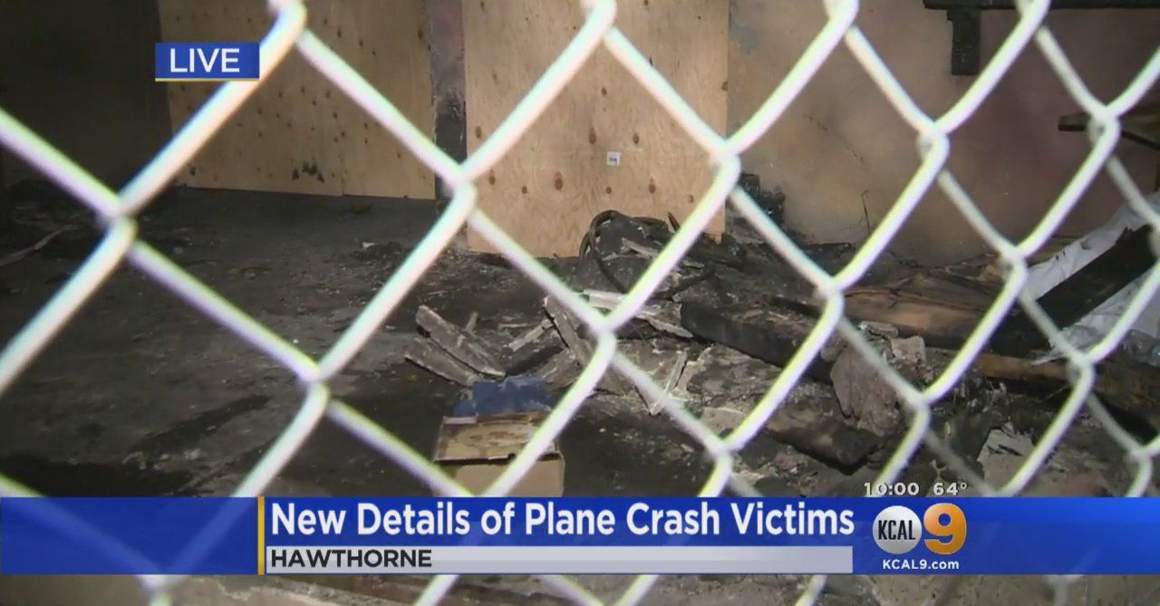 Se estrella avión pequeño sobre departamentos en California - hawthorne