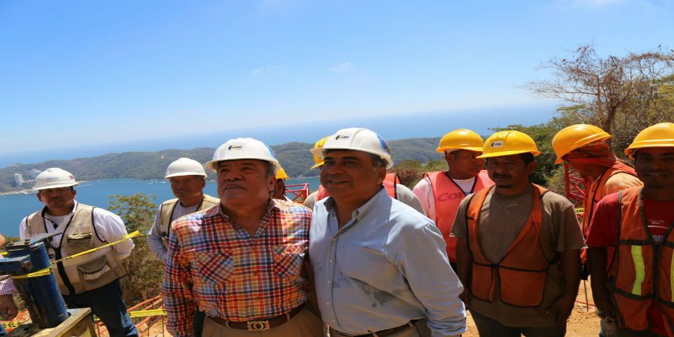 Héctor Astudillo supervisa avances de tirolesa Xtasea Héctor Astudillo supervisa avances de tirolesa Xtasea