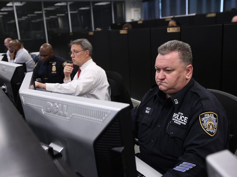 Qué hacer si los agentes fronterizos quieren revisar tu celular - homeland-security