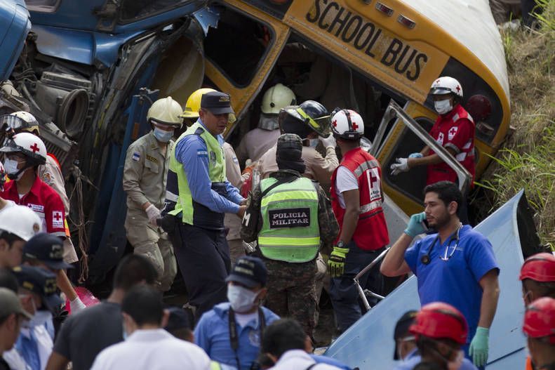 Al menos 16 muertos en accidente carretero en Honduras - honduras-accidente-4