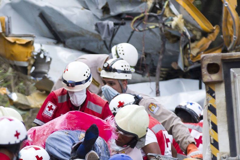 Al menos 16 muertos en accidente carretero en Honduras - honduras-accidente-5