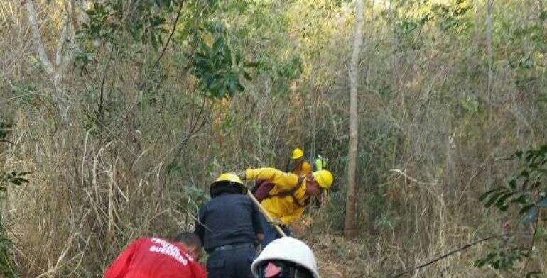 Sofocan incendio en Acapulco - incendio-el-veladero-2