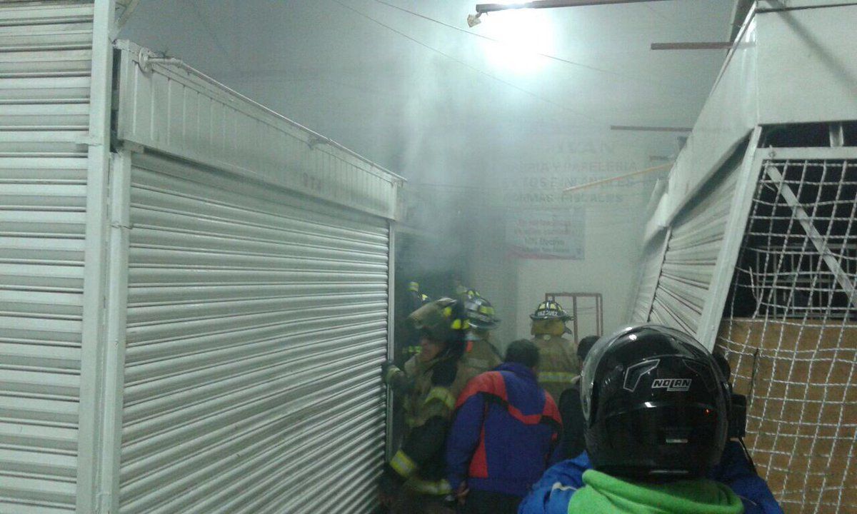 Se incendia mercado en la colonia Juárez - incendio-mercado-juarez-3