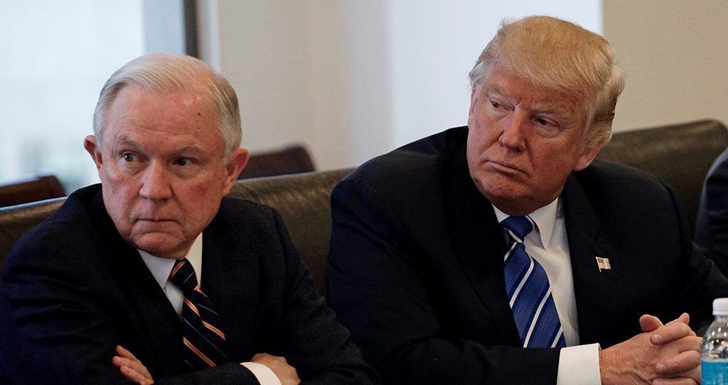 Eligen a Jeff Sessions como fiscal general nominado por Trump