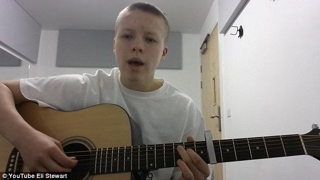 Adolescente finge sufrir cáncer para obtener regalos de asociaciones - joven-con-cáncer