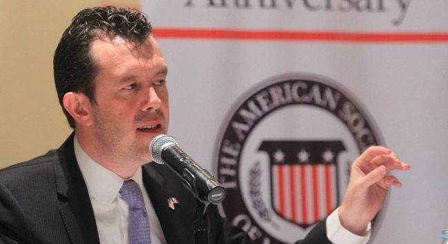 Gobierno de EE.UU. no retira visas por memes de Trump: Larry Rubin