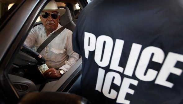 ¿Cómo detiene y deporta a los migrantes EE.UU.?