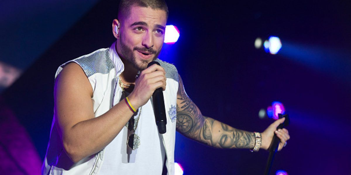 Detienen a guitarrista de Maluma por golpear a una mujer