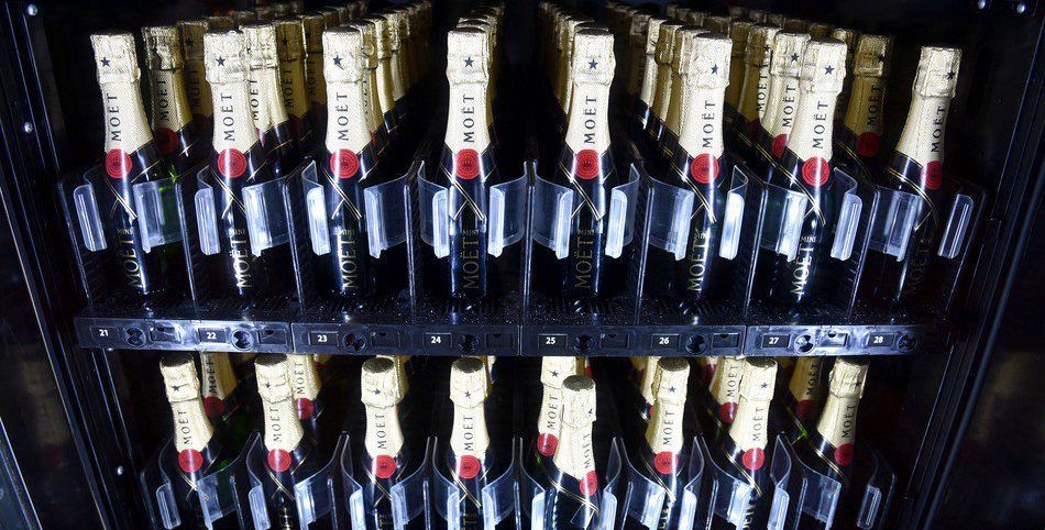 Máquinas expendedoras venden champán en Las Vegas