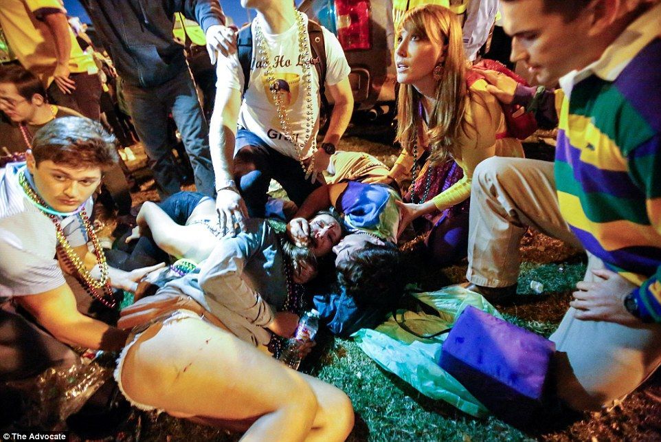 Joven arrolla a multitud durante el Mardi Grass. Al menos 28 lesionados - mardi-gras-5