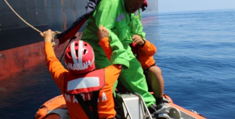 Marina rescata a tres náufragos cerca de Acapulco - marinaa2-770x392