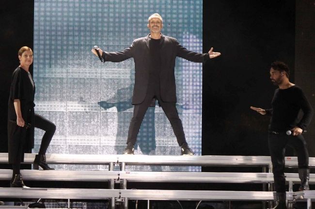 Miguel Bosé rechaza muro de Trump durante concierto en el Zócalo - miguel-bose-zocalo-1