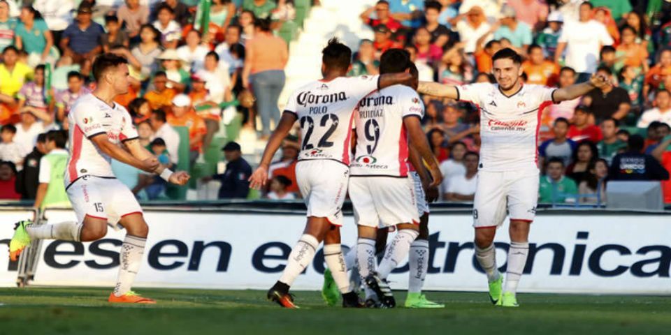 Morelia pone presión a Veracruz en la lucha por el descenso
