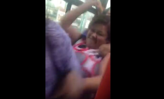 Video: mujeres pelean por asiento en transporte en Monterrey