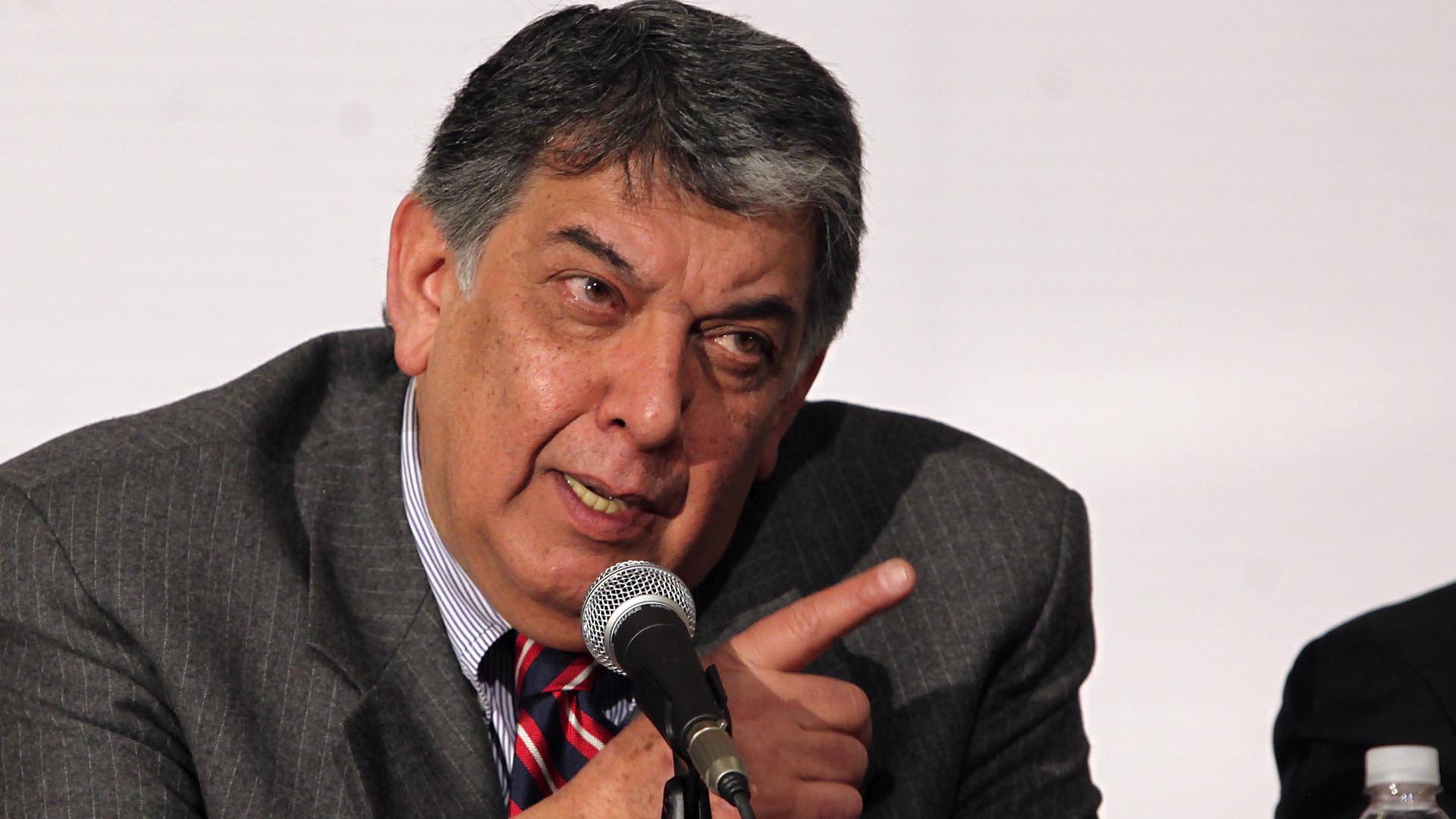 Ex diputada federal denuncia acoso de José Murat