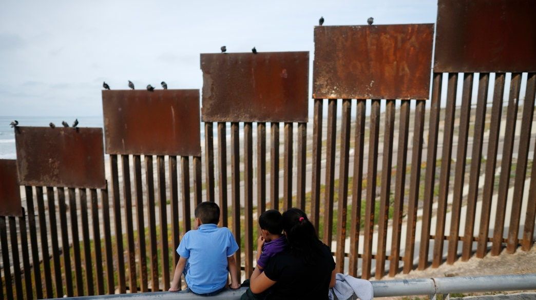 Republicanos se oponen a muro de Trump