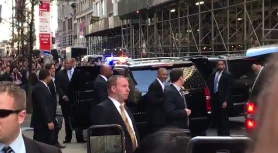 Video: vitorean a Obama en la Quinta Avenida