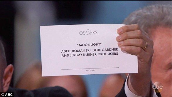 Falla en los Óscar fue porque estaban muy concentrados en política: Trump - oscar-7