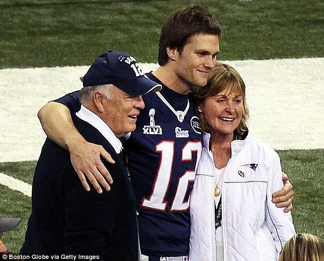 ¿Por qué la madre de Tom Brady se podría perder el Super Bowl? - padres-brady-Getty-Images