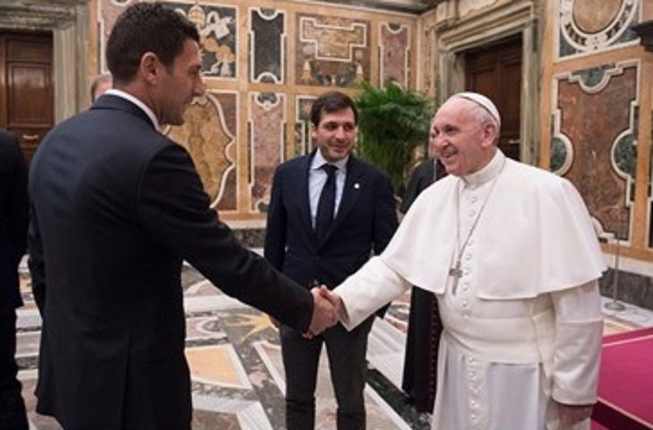 'El futbol es imagen de  vida y de sociedad': papa Francisco - papa-villareal