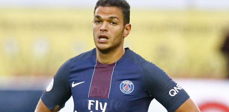 Video: Ben Arfa regaña a asistente de Unai Emery Video: Ben Arfa regaña a asistente de Unai Emery
