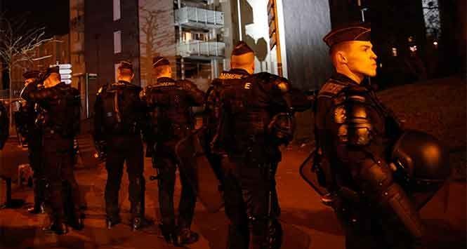Veintiocho detenidos durante la quinta noche de violencia en París