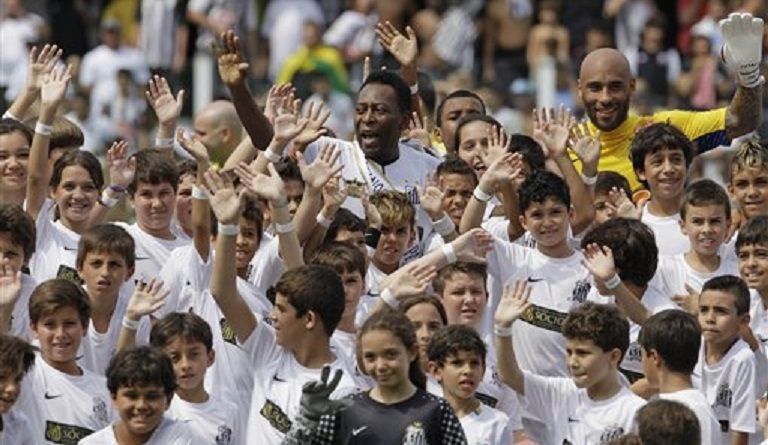 Ordenan arresto de hijo de Pelé por narcotráfico y lavado de dinero