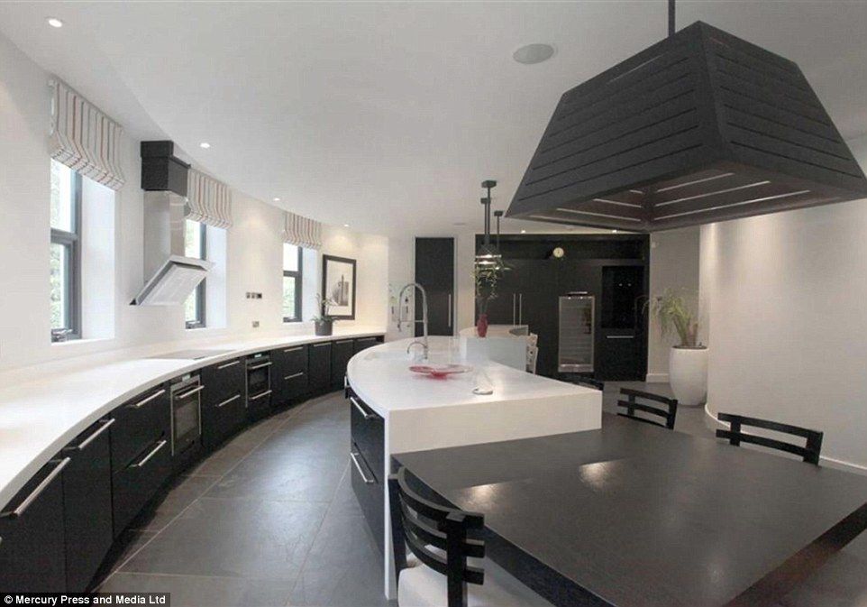 Paul Pogba se mudará a la antigua casa de “Chicharito” - pog6