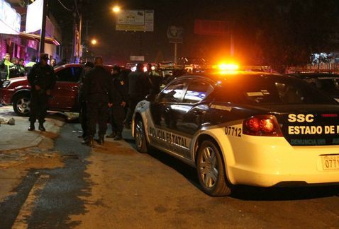 Encuentran tres cuerpos en estética de Atizapán - policía-estado-de-méxiico-atizapán