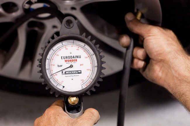 Cuatro consejos para ahorrar combustible - presion