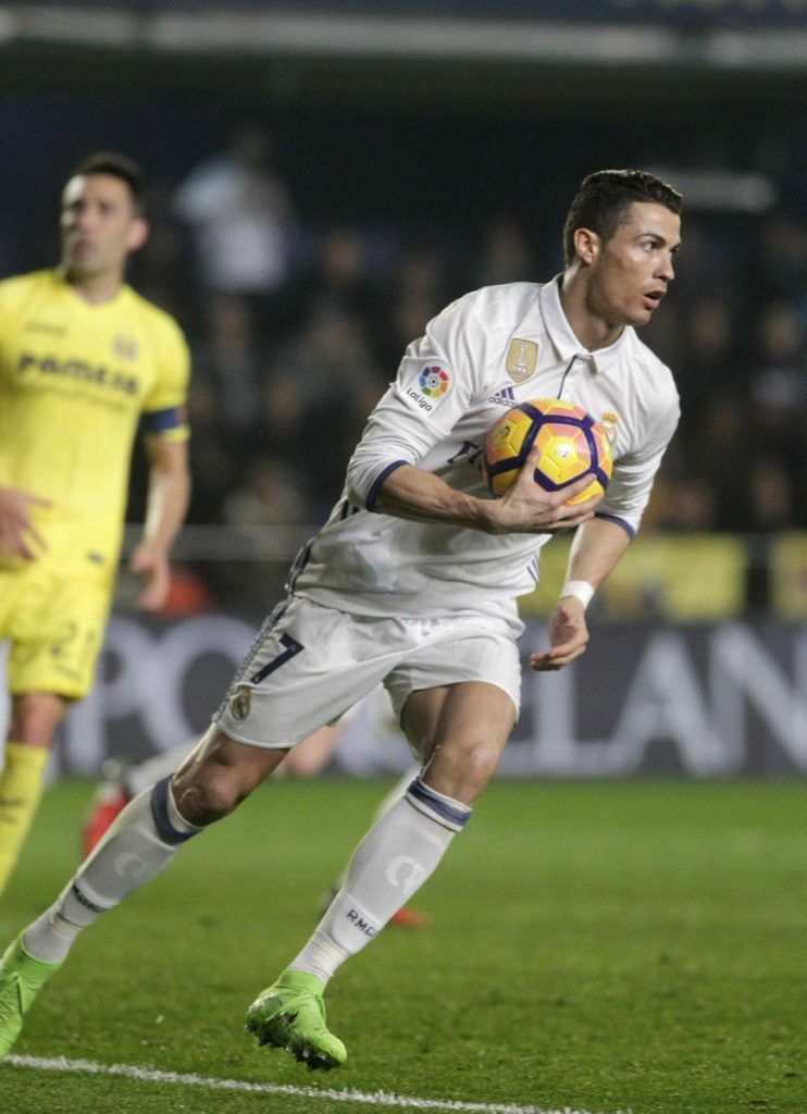 Cristiano Ronaldo supera a Hugo Sánchez en goles de penal - real-madrid-villarreal-2-742x1024