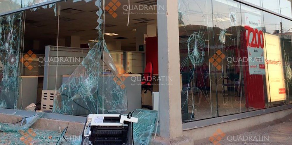 Enfrentamiento entre policías y ambulantes deja 7 heridos en Oaxaca