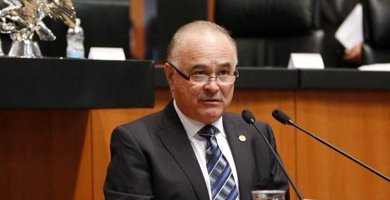 Ernesto Ruffo buscará la Presidencia con o sin el PAN