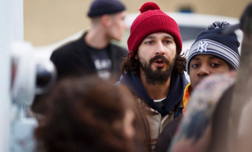 Cierran exposición anti-Trump de Shia LaBeouf por problemas de seguridad