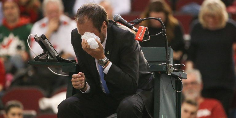 Operan a juez que recibió pelotazo en la cara en la Copa Davis
