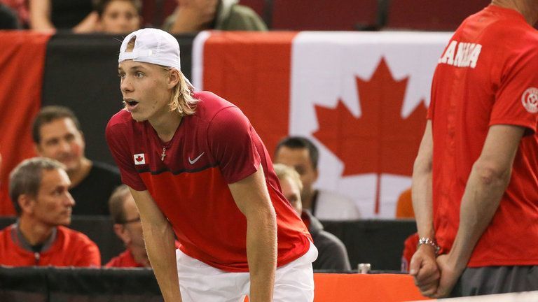 Operan a juez que recibió pelotazo en la cara en la Copa Davis - skysports-denis-shapovalov-davis-cup-tennis_3885793