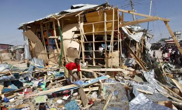 Mueren 34 personas por coche bomba en Somalia