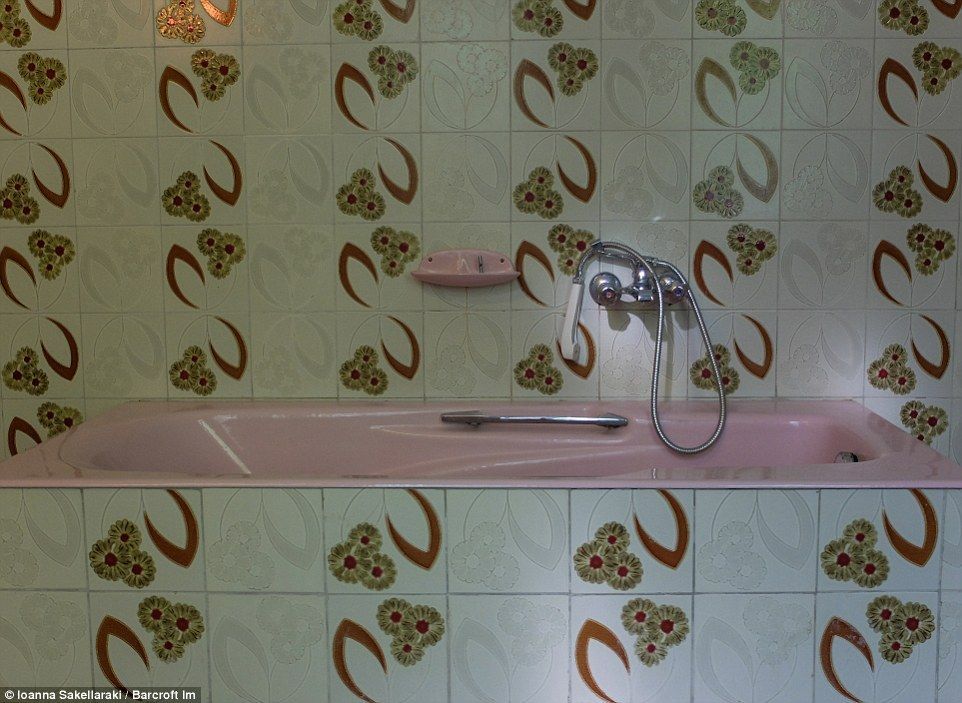 Revelan imágenes de la casa de verano de Stalin - stalin-Ionna-Sakellaraki-8