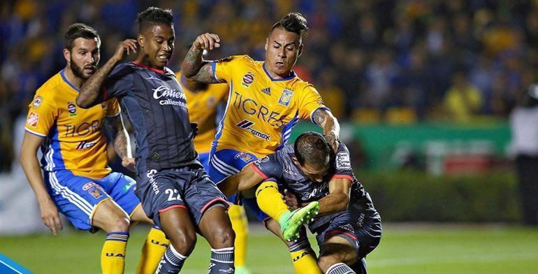 Tigres rescata empate en casa ante Monarcas 1-1
