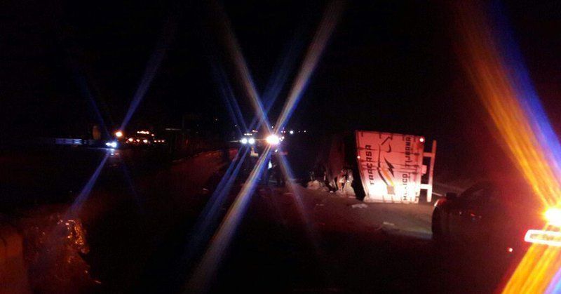 Vuelca tráiler en la Autopista México-Puebla - trailer-mexico-puebla-2