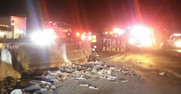 Vuelca tráiler en la Autopista México-Puebla - trailer-mexico-puebla-3