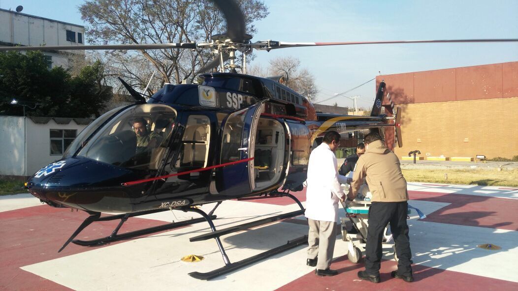 Trasladan en helicóptero a hombre que sufrió infarto