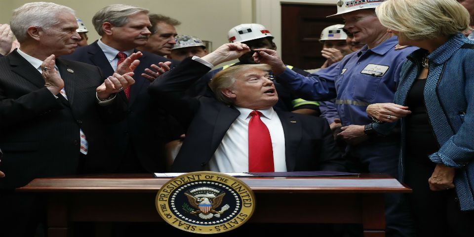 El primer mes de la presidencia de Trump entre tuits y provocaciones