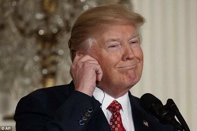 Trump fingió entender japonés durante conferencia con Shizo Abe